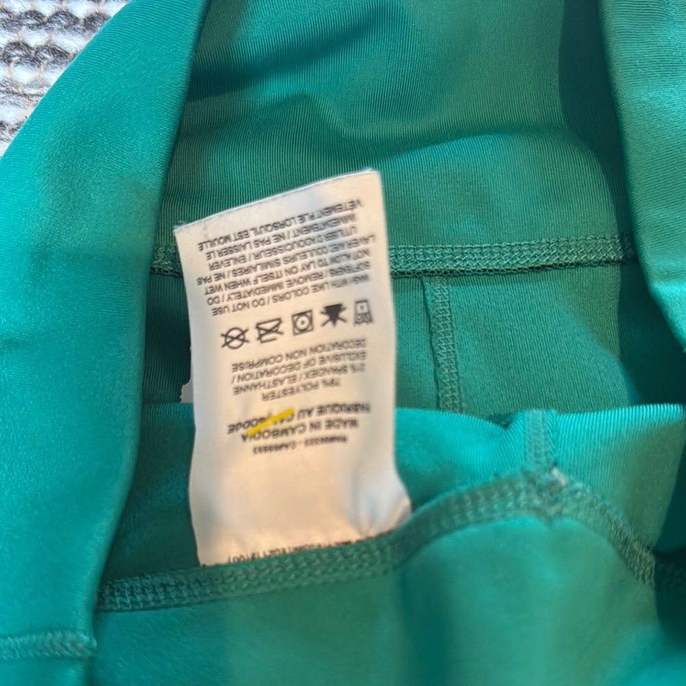 Nike Dri Fit Women's Teal Athletic Biker Shorts - woman’s size S - like new - Picture 6 of 6